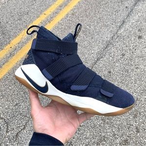 RARE Nike Air Lebron James Soldier 11 Cavs NBA Basketball Shoes